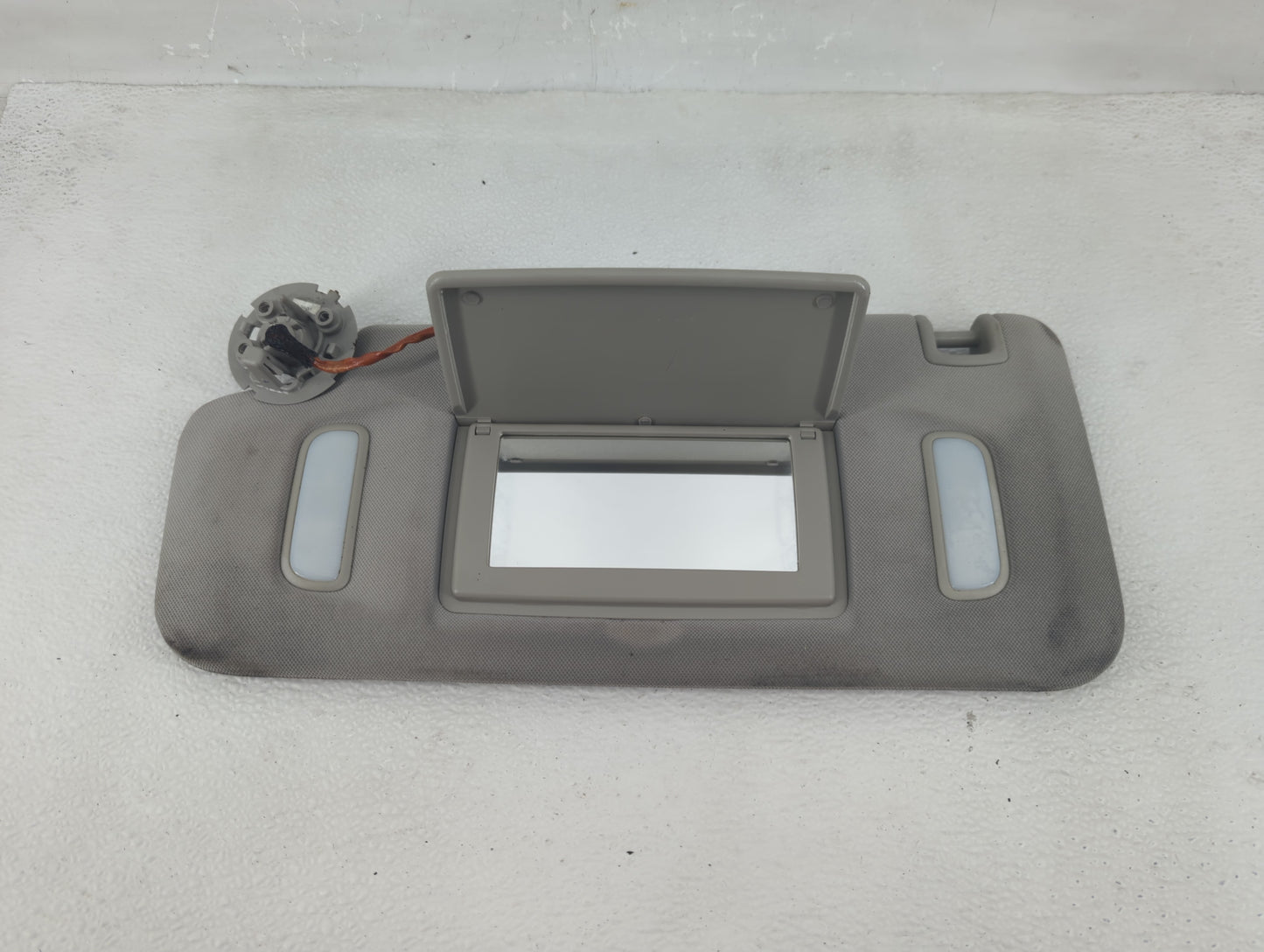 2011 Chevrolet Traverse Sun Visor Shade Replacement Driver Left Mirror Fits OEM Used Auto Parts - Oemusedautoparts1.com