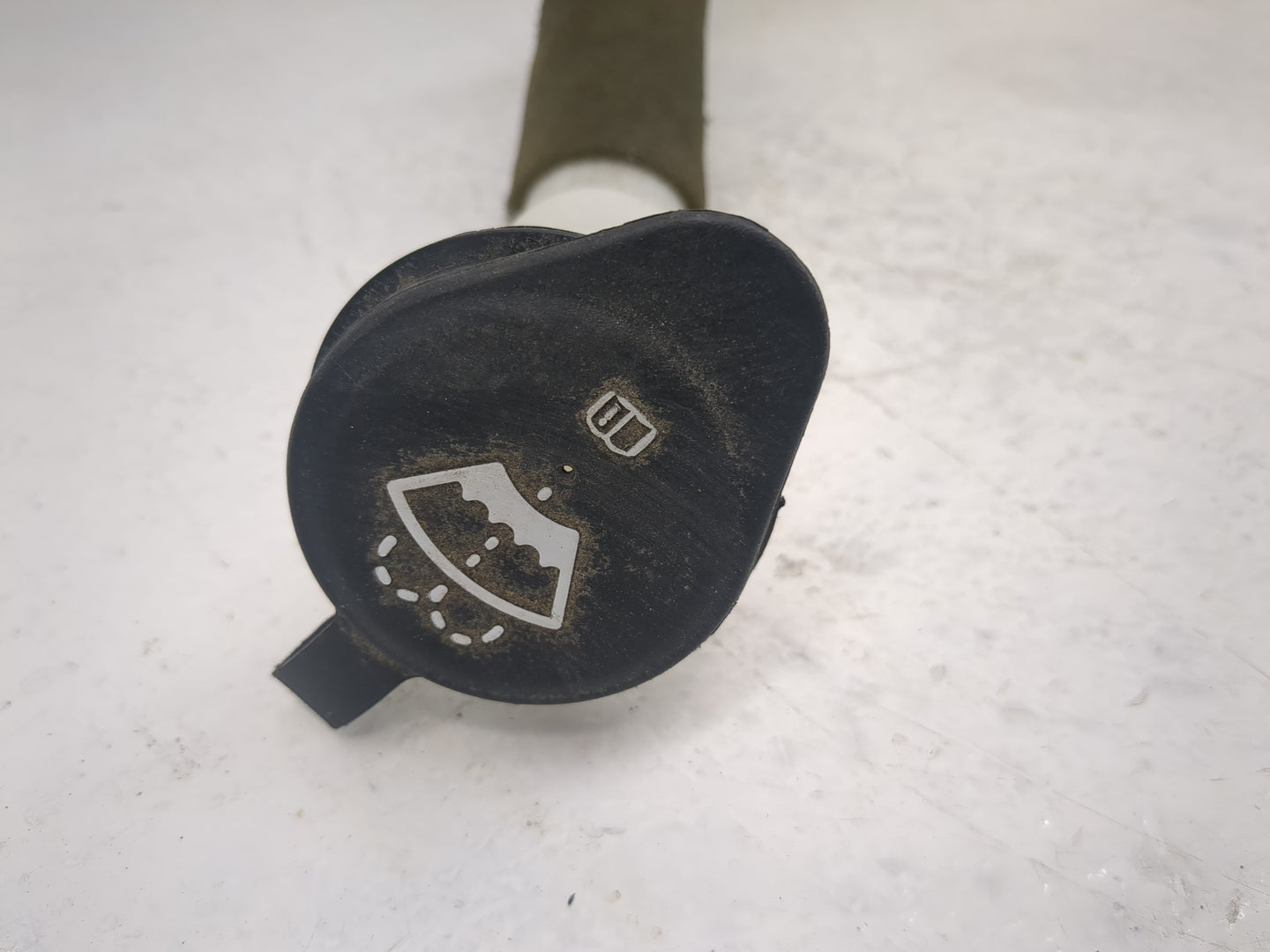 Chevrolet Traverse Windshield Washer Fluid Reservoir Bottle Oem - Oemusedautoparts1.com