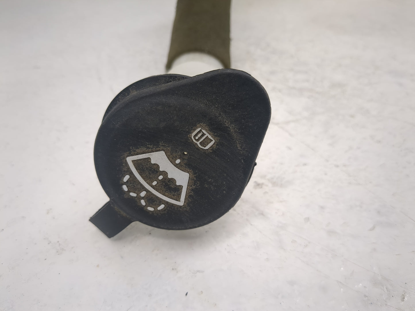 Chevrolet Traverse Windshield Washer Fluid Reservoir Bottle Oem - Oemusedautoparts1.com