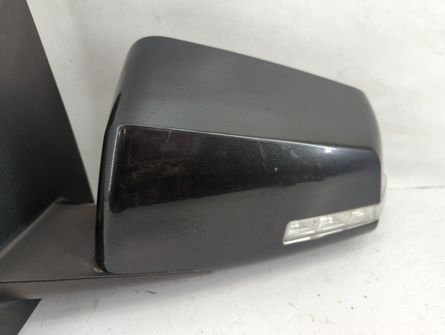 2011 Chevrolet Traverse Side Mirror Replacement Driver Left View Door Mirror Fits OEM Used Auto Parts - Oemusedautoparts1.co