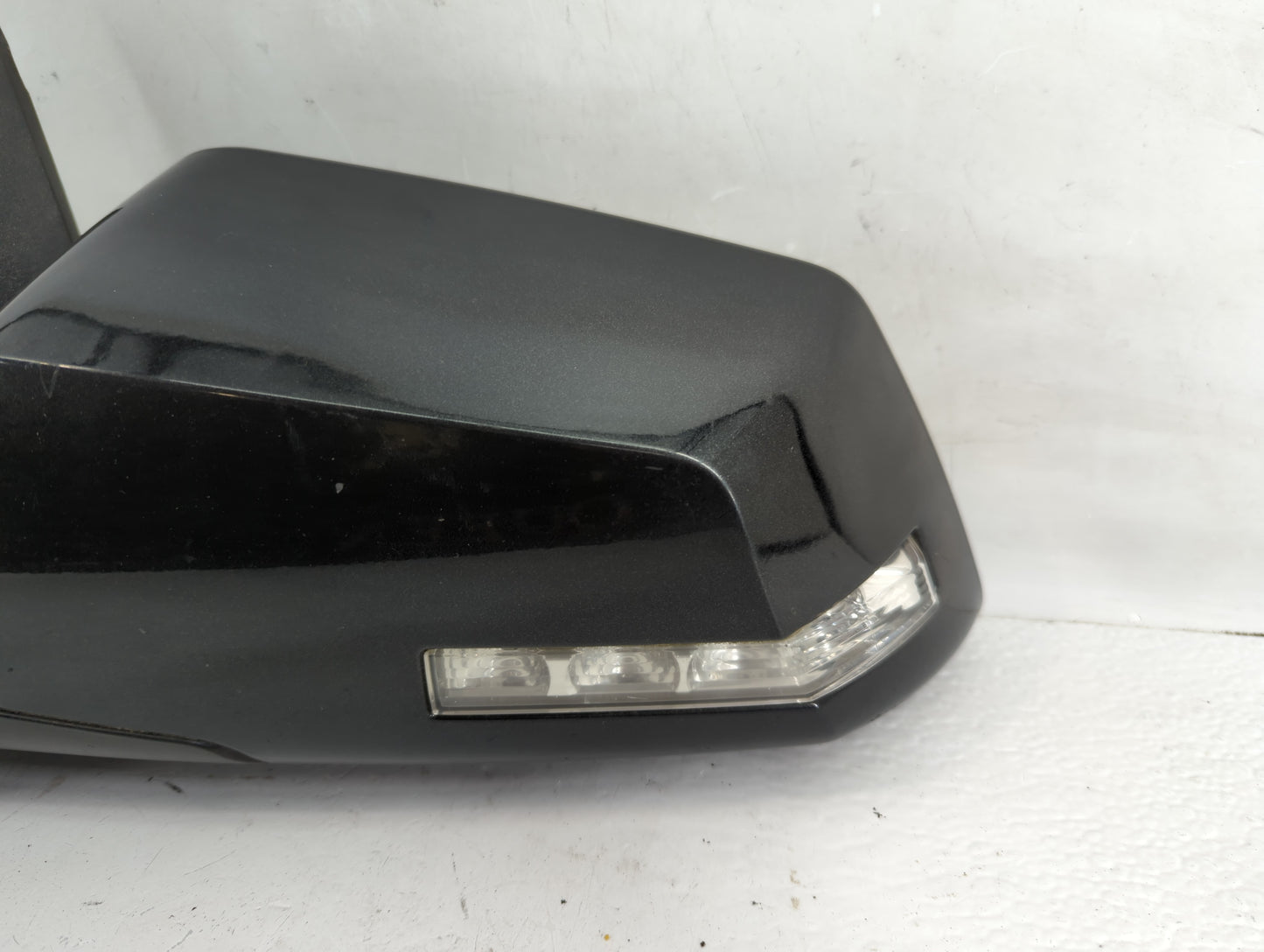 2011 Chevrolet Traverse Side Mirror Replacement Driver Left View Door Mirror Fits OEM Used Auto Parts - Oemusedautoparts1.co