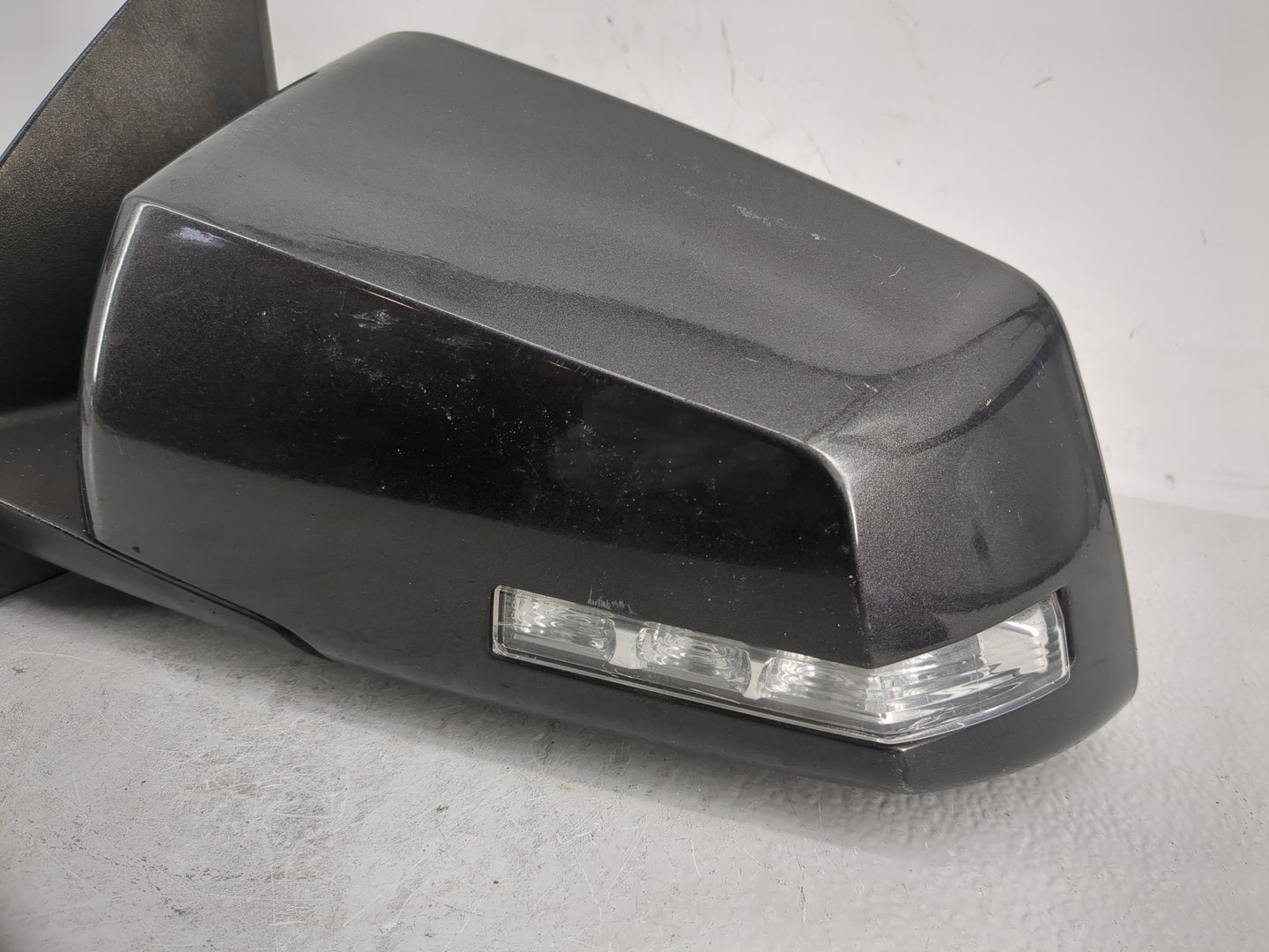 2011 Chevrolet Traverse Driver Side View Mirror - Left Door Mirror OEM Used - Oemusedautoparts1.com