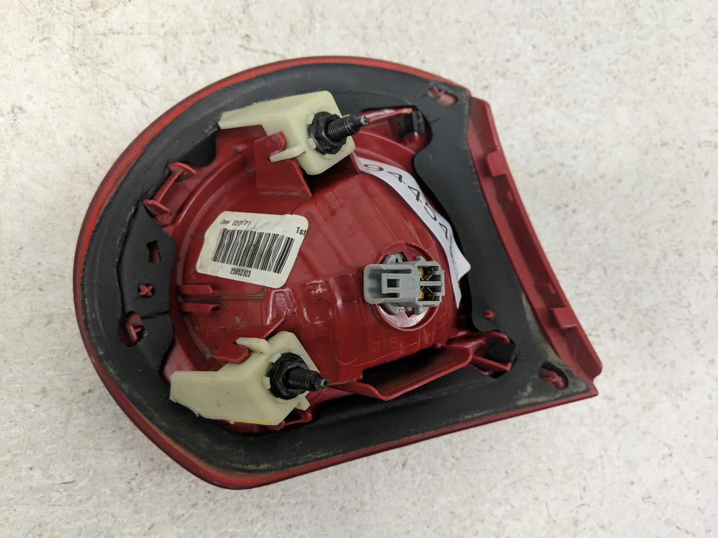 2011 Chevrolet Traverse Tail Light Assembly Passenger Right OEM P/N:25952323 Fits OEM Used Auto Parts - Oemusedautoparts1.co