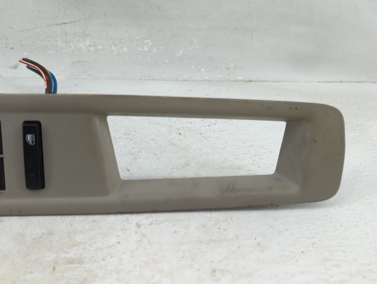 2011 Chevrolet Traverse Master Power Window Switch Replacement Driver Side Left P/N:20901291 Fits OEM Used Auto Parts - Oemu