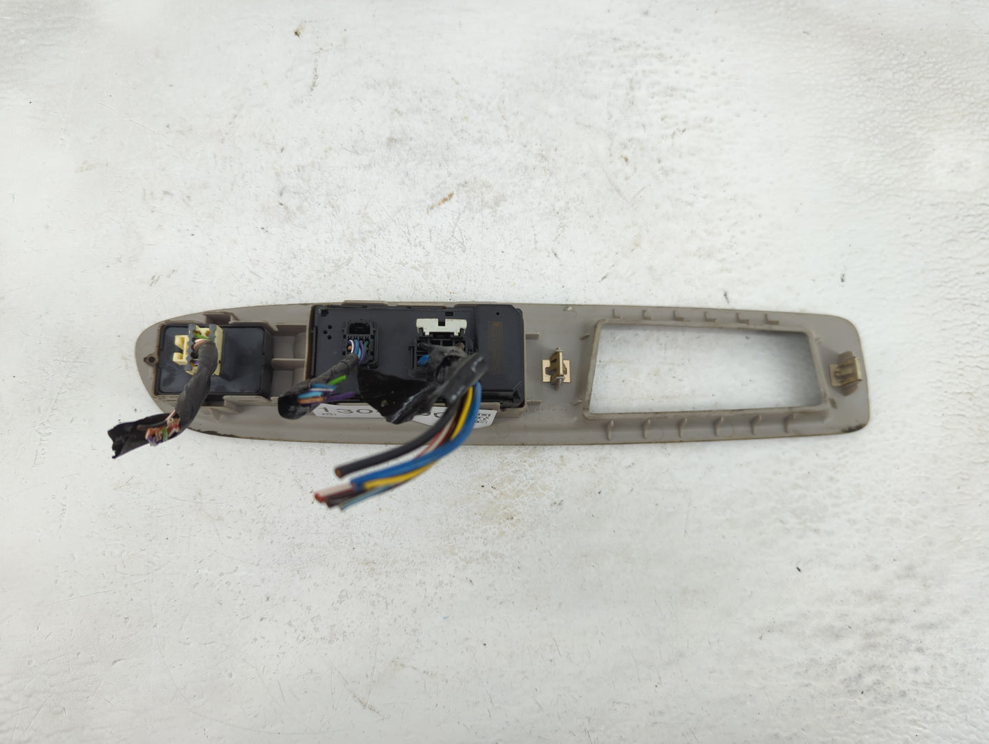 2011 Chevrolet Traverse Master Power Window Switch Replacement Driver Side Left P/N:20901291 Fits OEM Used Auto Parts - Oemu