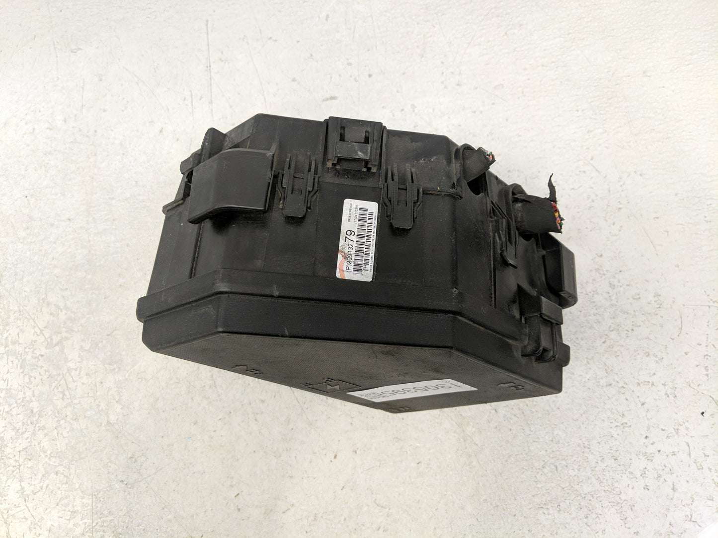 2011 Chevrolet Traverse Fusebox Fuse Box Panel Relay Module P/N:20913279 Fits OEM Used Auto Parts - Oemusedautoparts1.com