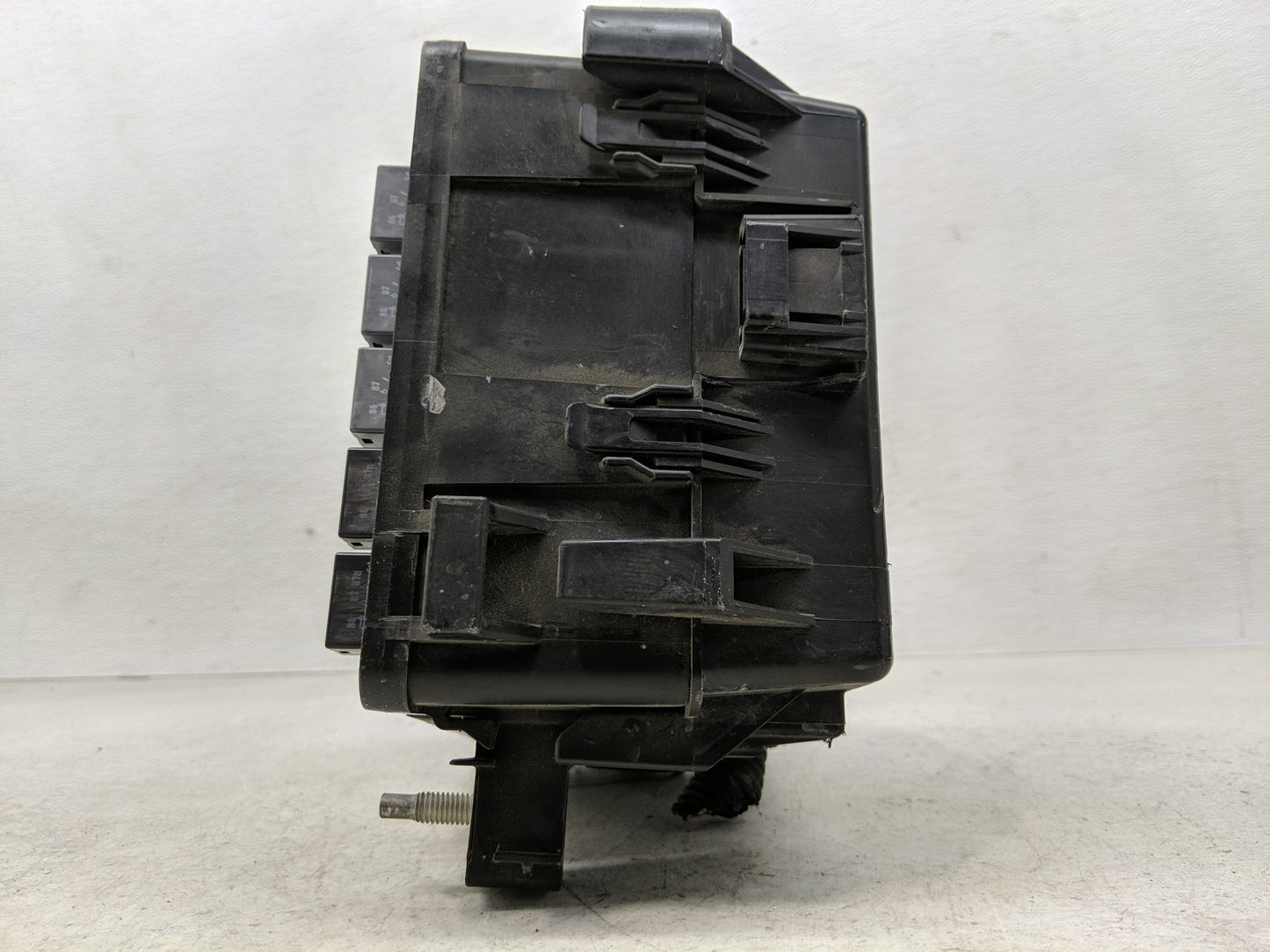 2011 Chevrolet Traverse Fusebox Fuse Box Panel Relay Module P/N:20913279 Fits OEM Used Auto Parts - Oemusedautoparts1.com