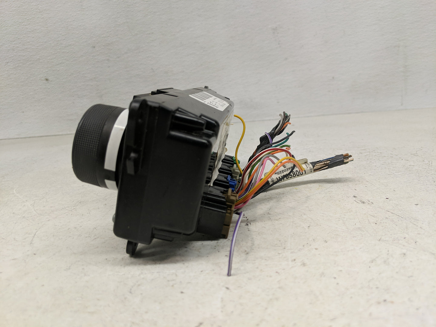 2011 Chevrolet Traverse Climate Control Module Temperature AC/Heater Replacement P/N:20917130 Fits OEM Used Auto Parts - Oem