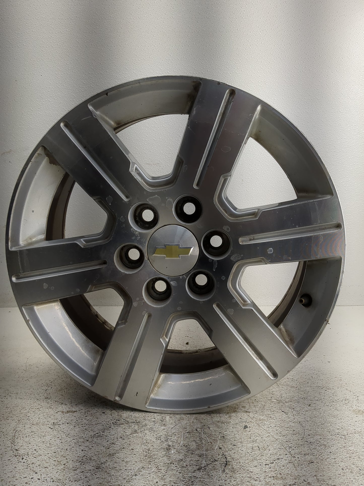 2011 Chevrolet Traverse Oem Wheel Rim 1308068 - Oemusedautoparts1.com
