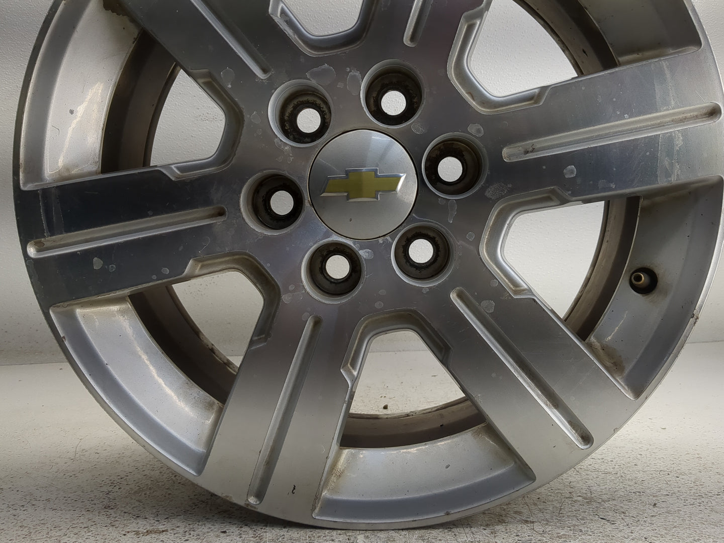2011 Chevrolet Traverse Oem Wheel Rim 1308068 - Oemusedautoparts1.com