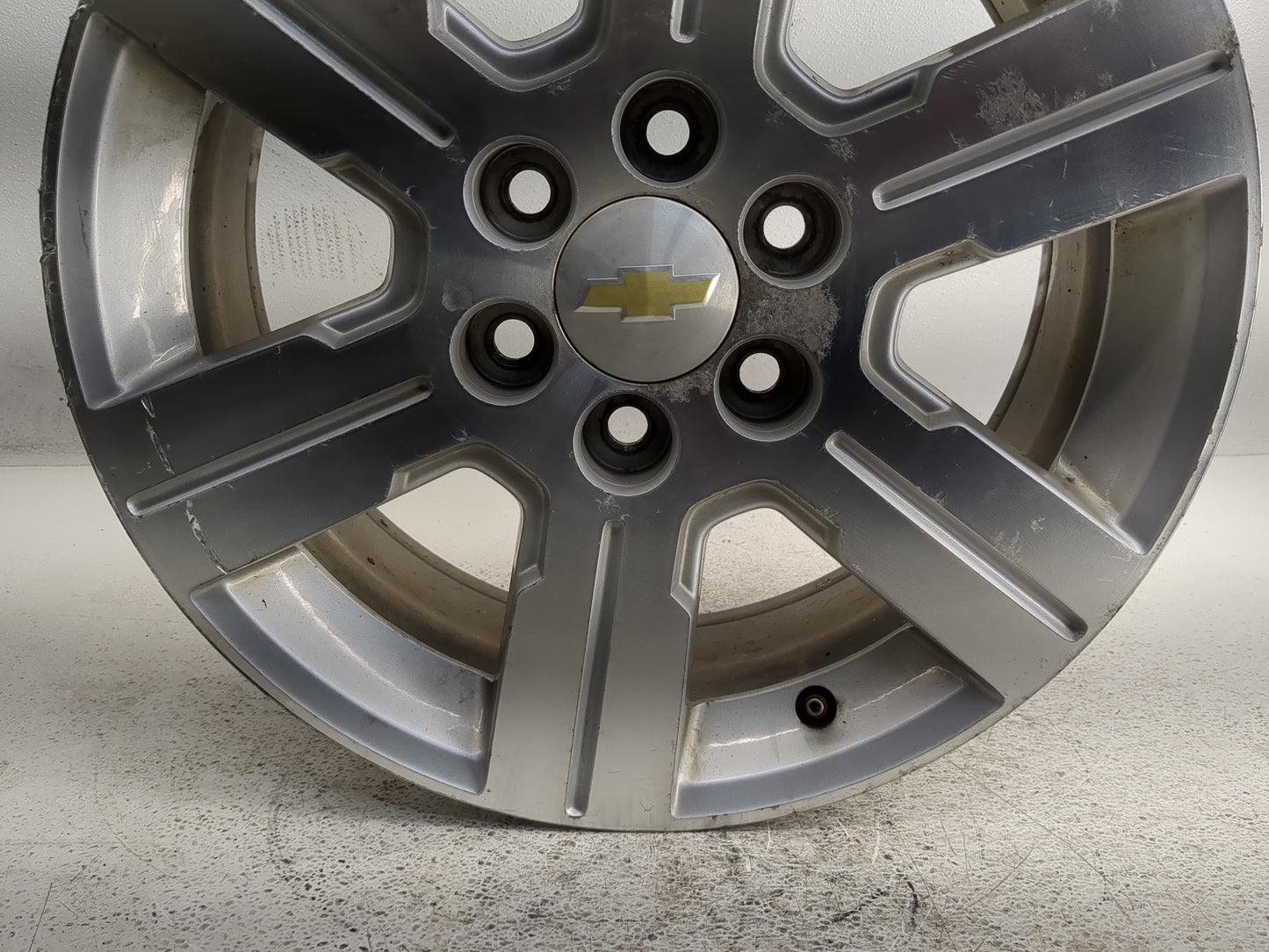 2011 Chevrolet Traverse Oem Wheel Rim 1308069 - Oemusedautoparts1.com