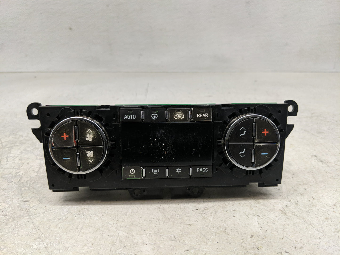 2011 Chevrolet Traverse Climate Control Module Temperature AC/Heater Replacement P/N:25932038 Fits OEM Used Auto Parts - Oem