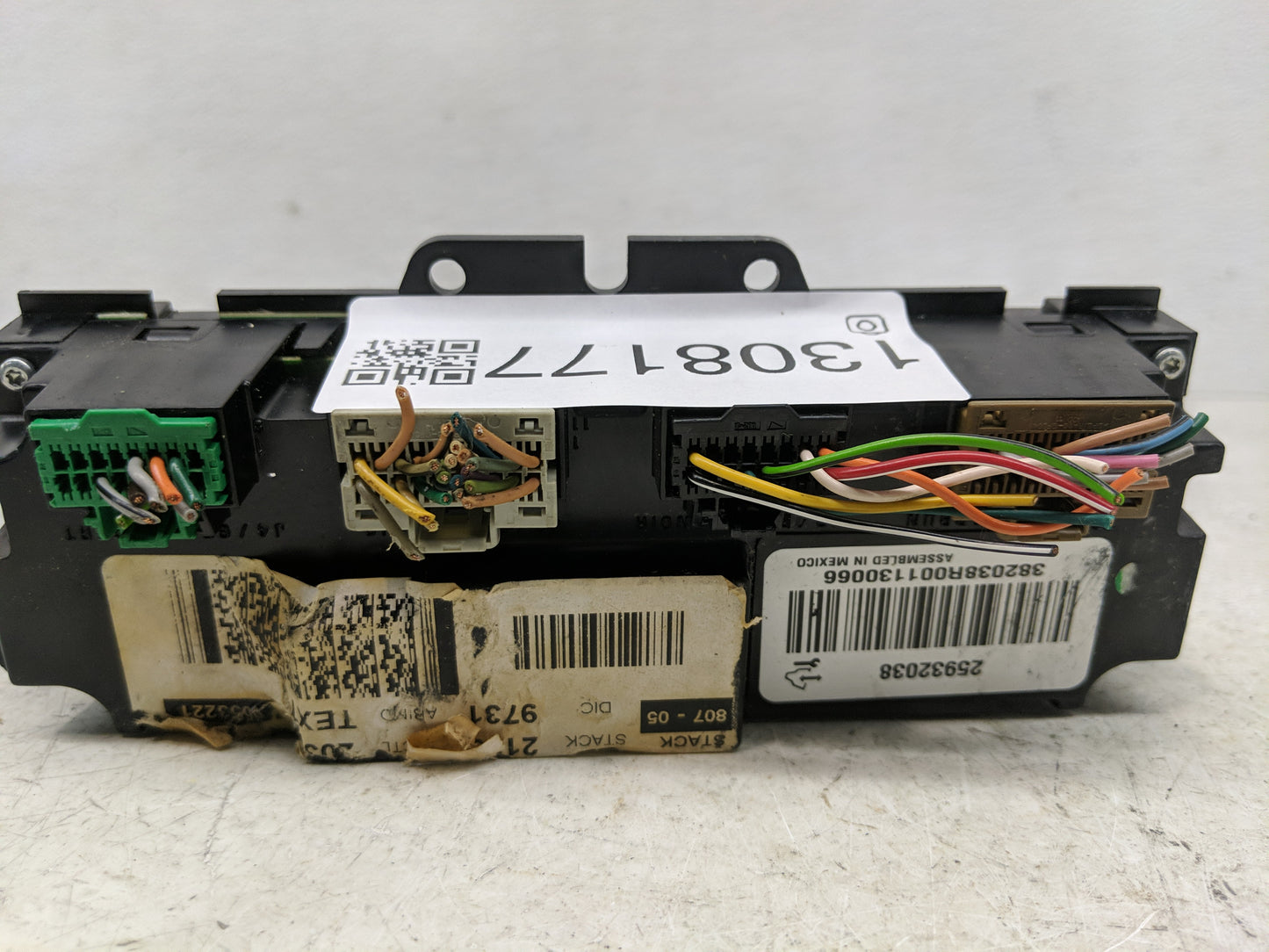 2011 Chevrolet Traverse Climate Control Module Temperature AC/Heater Replacement P/N:25932038 Fits OEM Used Auto Parts - Oem