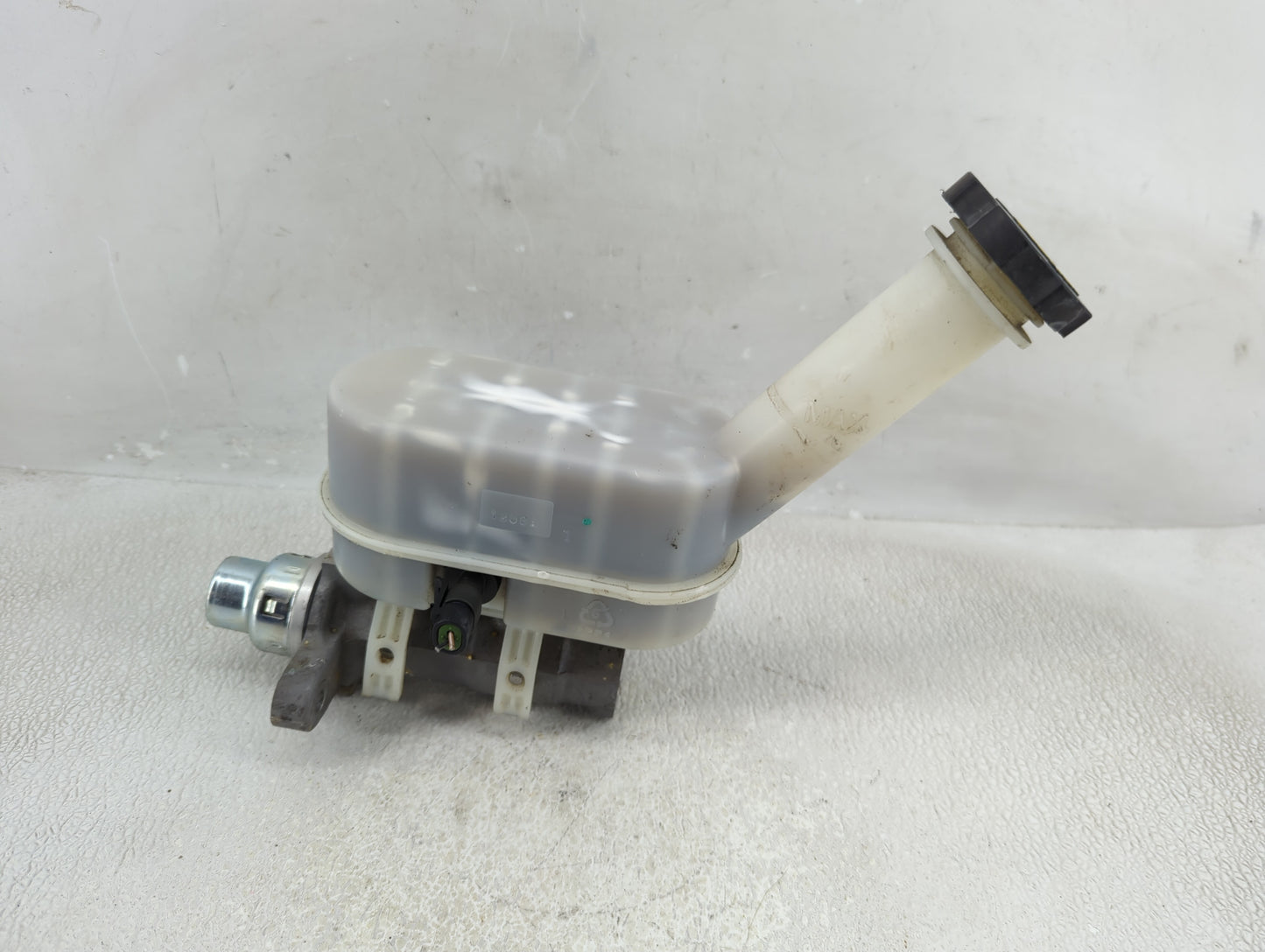 Chevrolet Traverse Brake Master Cylinder - Oemusedautoparts1.com
