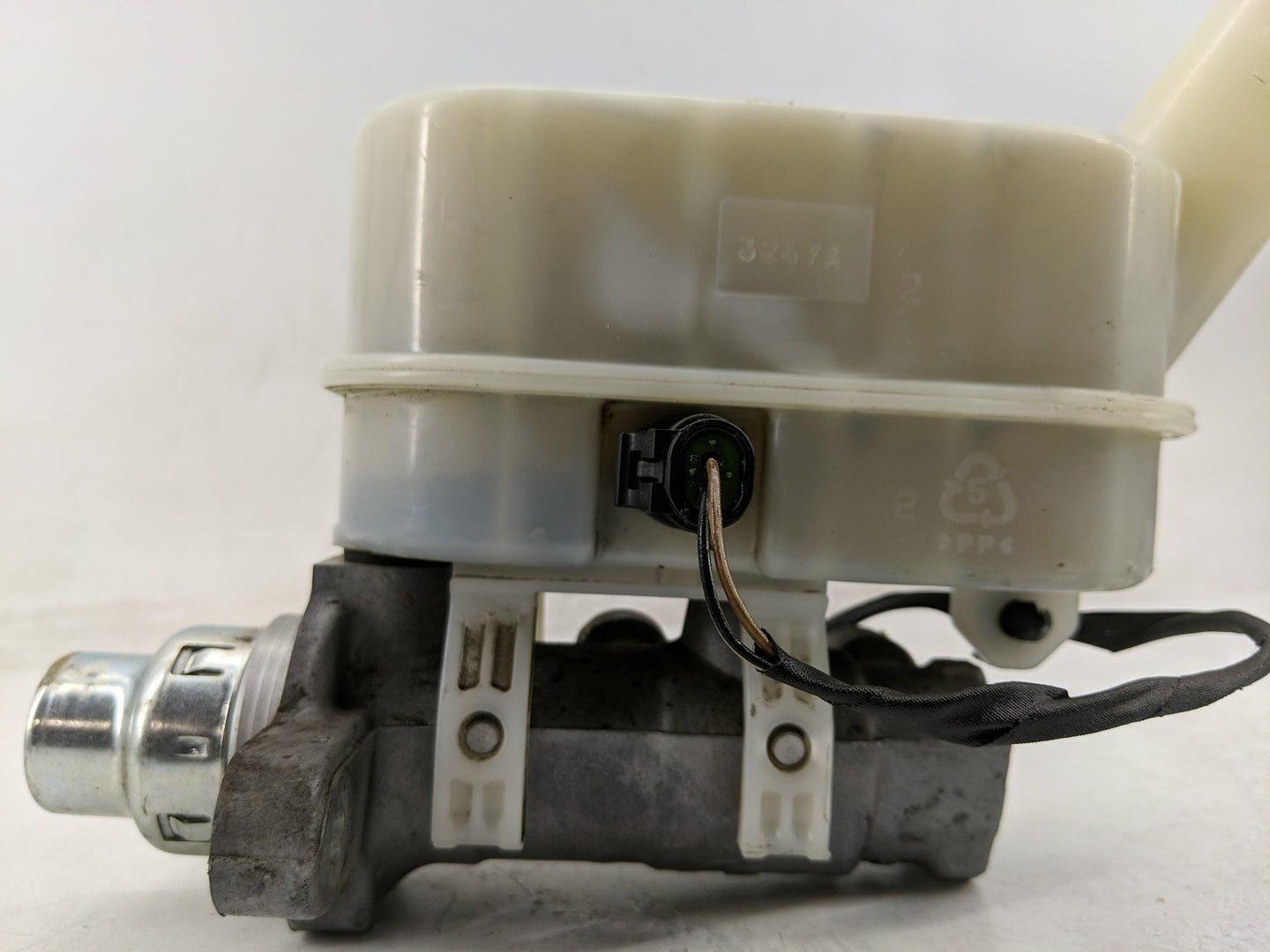 Chevrolet Traverse Brake Master Cylinder - Oemusedautoparts1.com
