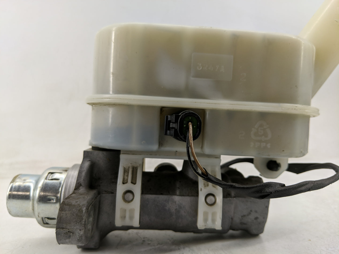 Chevrolet Traverse Brake Master Cylinder - Oemusedautoparts1.com