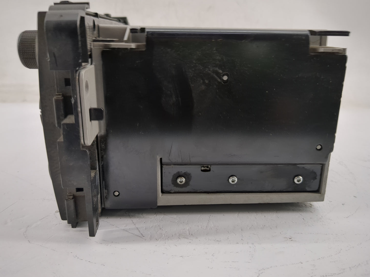2011 Chevrolet Traverse Radio AM FM Cd Player Receiver Replacement P/N:20935116 Fits OEM Used Auto Parts - Oemusedautoparts1