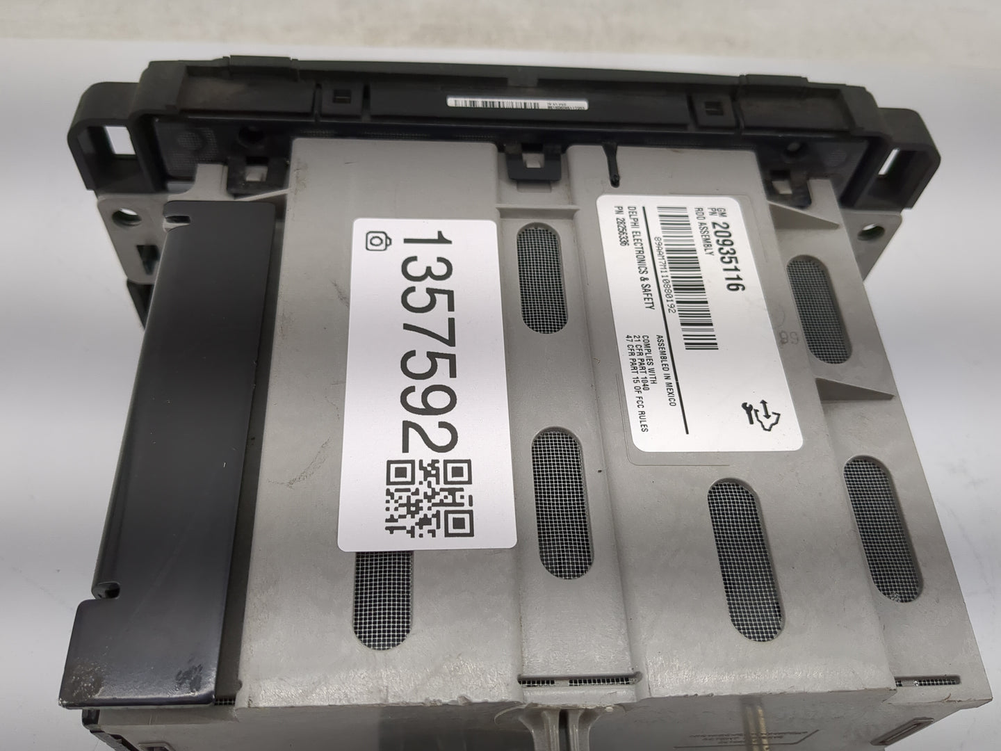 2011 Chevrolet Traverse Radio AM FM Cd Player Receiver Replacement P/N:20935116 Fits OEM Used Auto Parts - Oemusedautoparts1