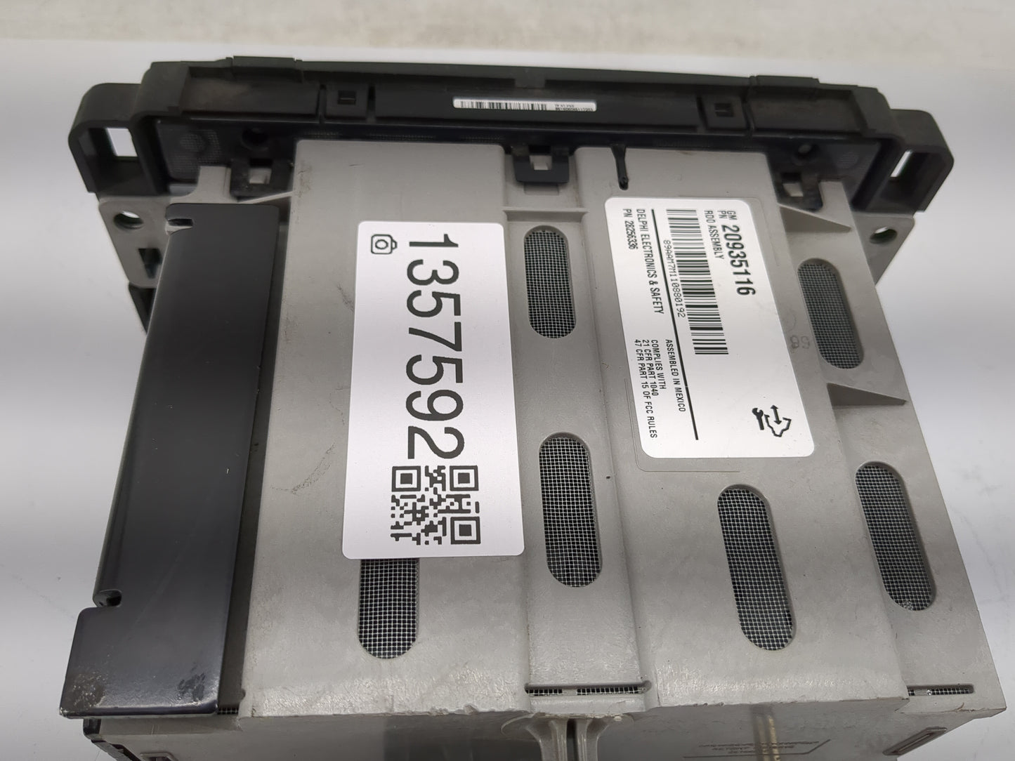 2011 Chevrolet Traverse Radio AM FM Cd Player Receiver Replacement P/N:20935116 Fits OEM Used Auto Parts - Oemusedautoparts1