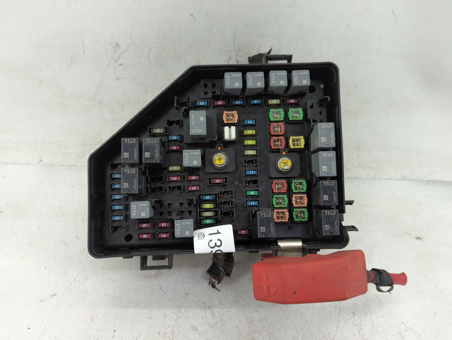 2011 Chevrolet Traverse Fusebox Fuse Box Panel Relay Module P/N:15927722 Fits OEM Used Auto Parts - Oemusedautoparts1.com