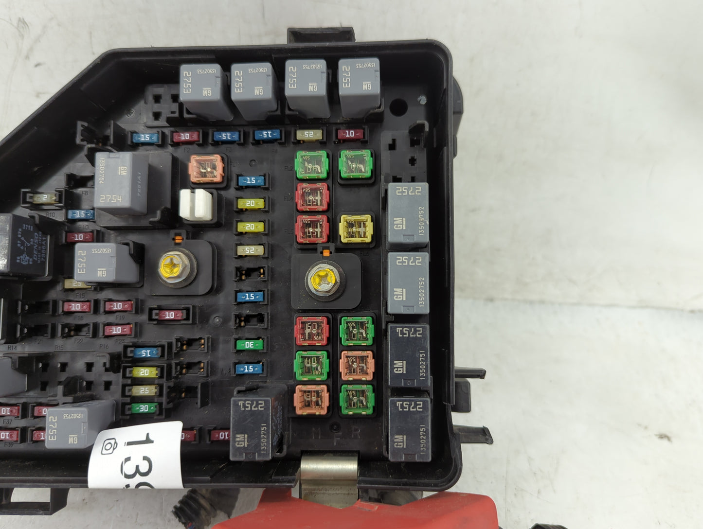 2011 Chevrolet Traverse Fusebox Fuse Box Panel Relay Module P/N:15927722 Fits OEM Used Auto Parts - Oemusedautoparts1.com
