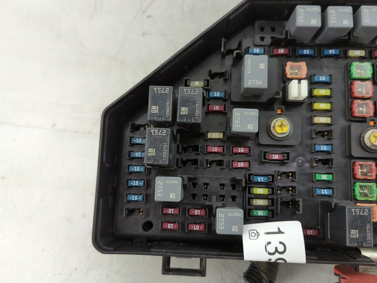 2011 Chevrolet Traverse Fusebox Fuse Box Panel Relay Module P/N:15927722 Fits OEM Used Auto Parts - Oemusedautoparts1.com