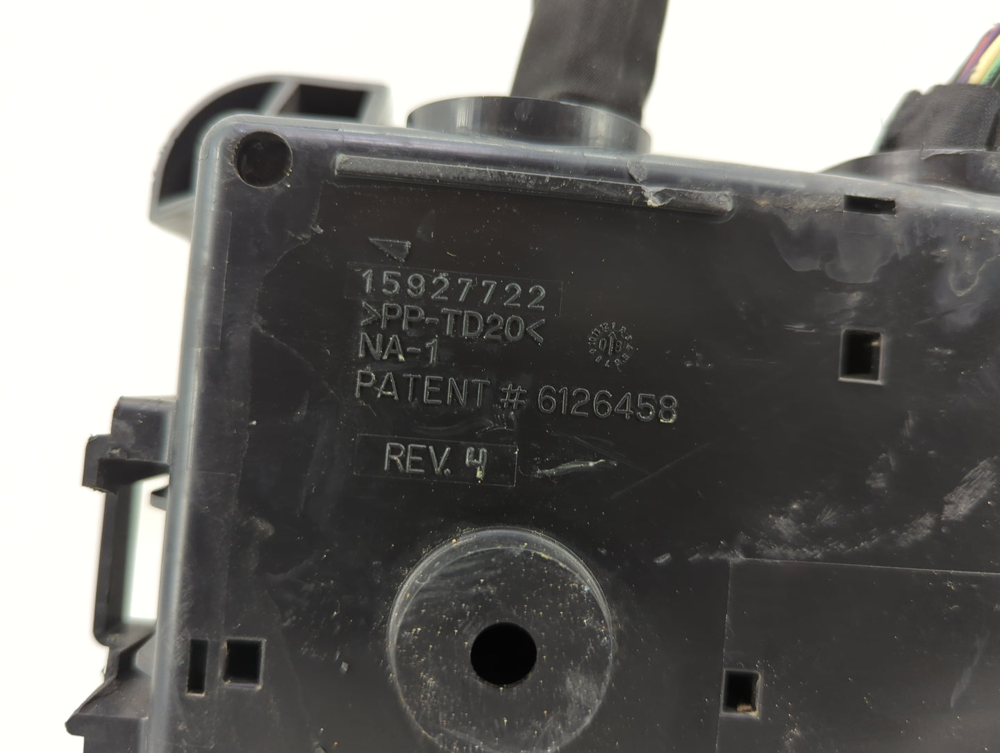 2011 Chevrolet Traverse Fusebox Fuse Box Panel Relay Module P/N:15927722 Fits OEM Used Auto Parts - Oemusedautoparts1.com