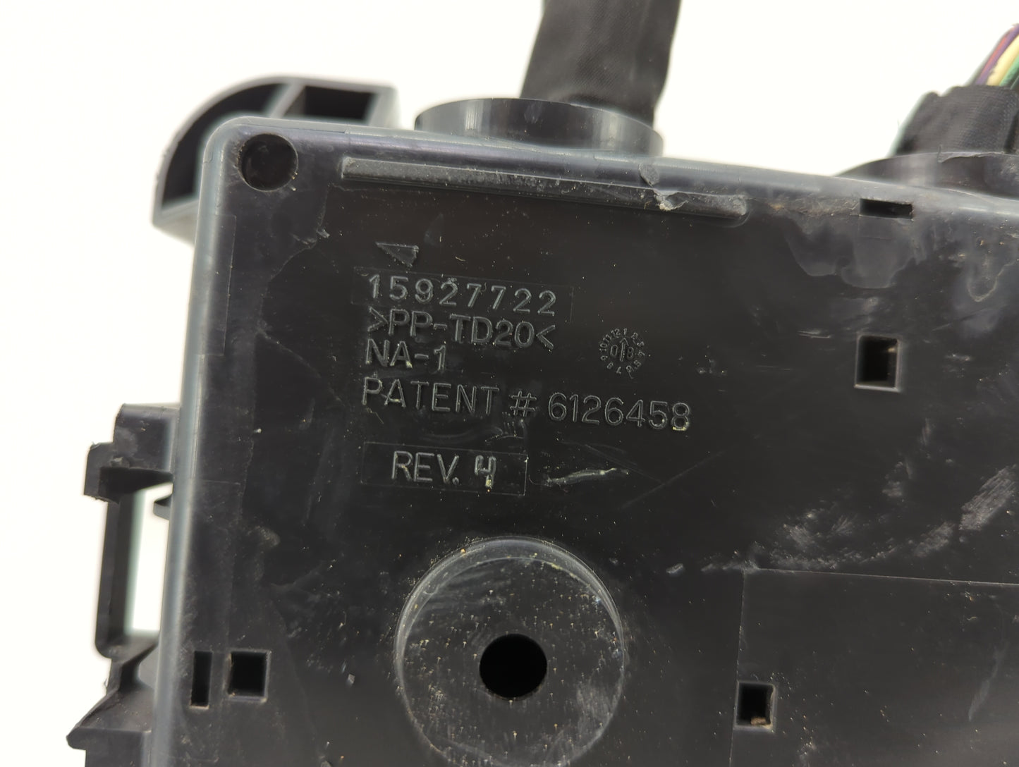 2011 Chevrolet Traverse Fusebox Fuse Box Panel Relay Module P/N:15927722 Fits OEM Used Auto Parts - Oemusedautoparts1.com