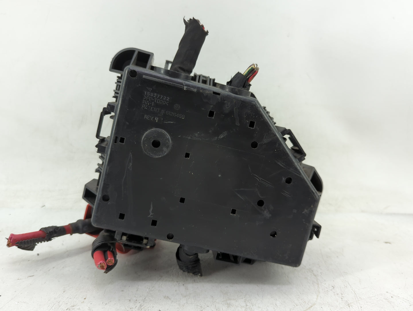 2011 Chevrolet Traverse Fusebox Fuse Box Panel Relay Module P/N:15927722 Fits OEM Used Auto Parts - Oemusedautoparts1.com
