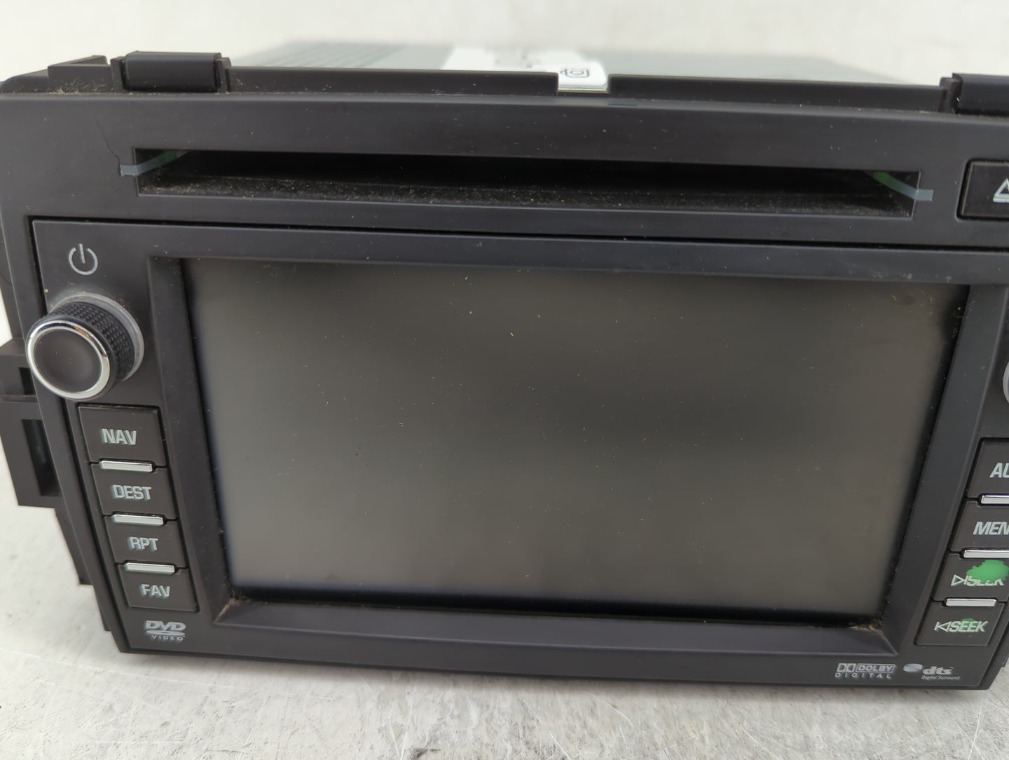 2011 Chevrolet Traverse Radio AM FM Cd Player Receiver Replacement P/N:22739332 Fits OEM Used Auto Parts - Oemusedautoparts1