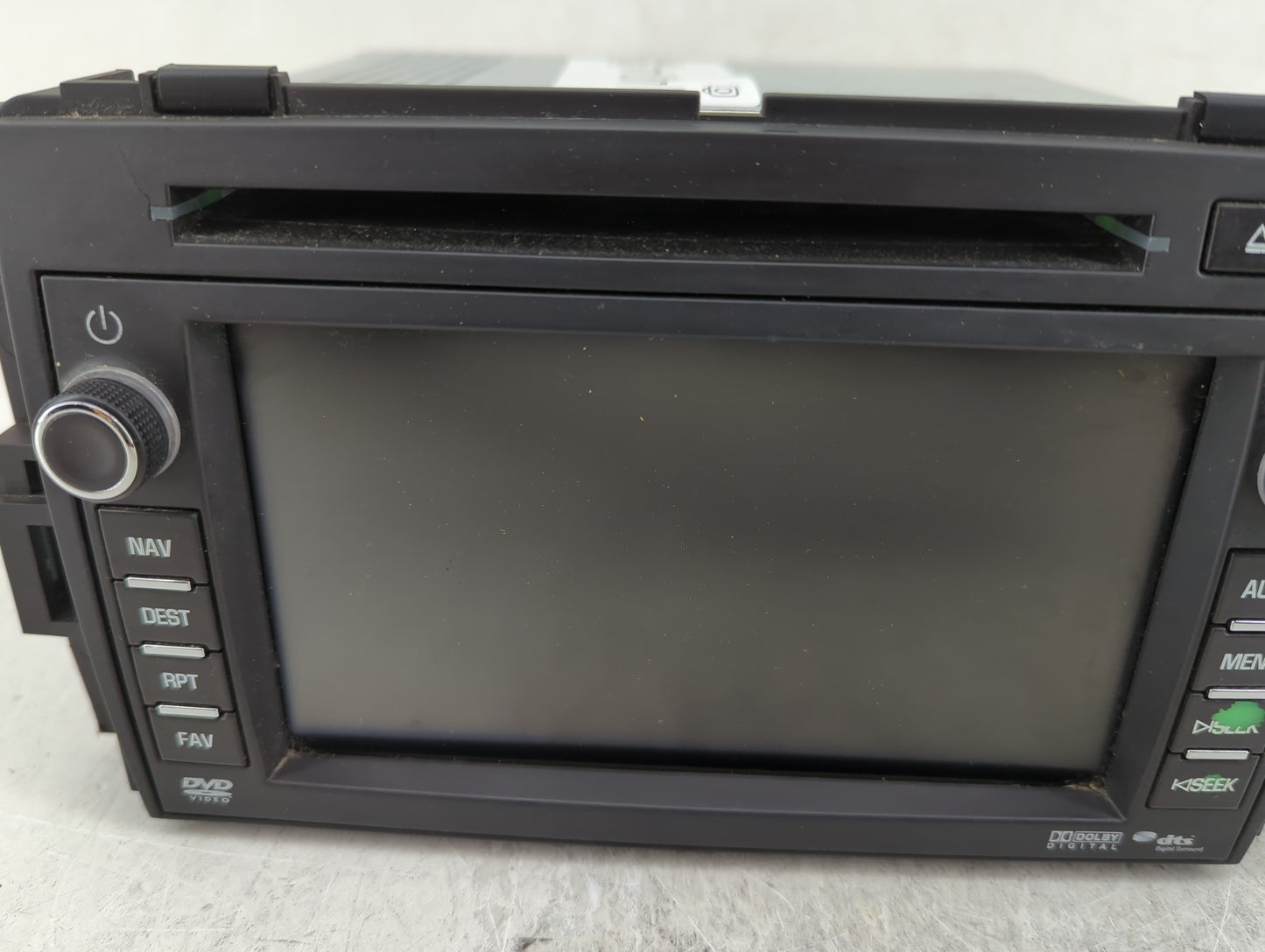 2011 Chevrolet Traverse Radio AM FM Cd Player Receiver Replacement P/N:22739332 Fits OEM Used Auto Parts - Oemusedautoparts1