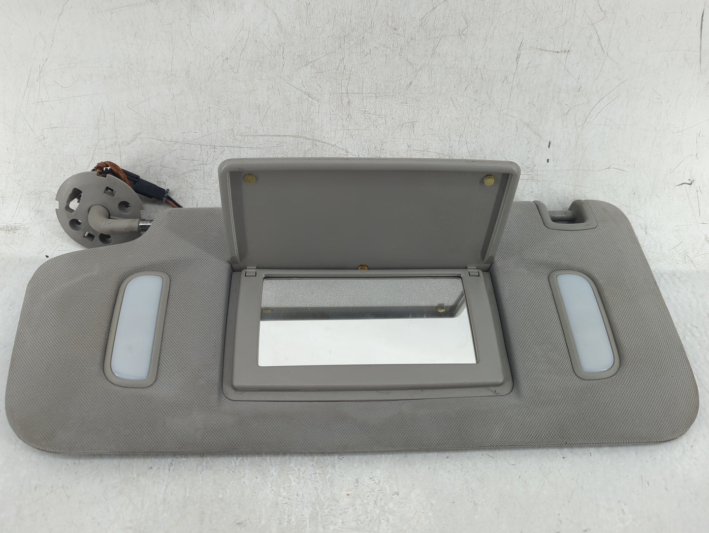 2011 Chevrolet Traverse Sun Visor Shade Replacement Driver Left Mirror Fits OEM Used Auto Parts - Oemusedautoparts1.com