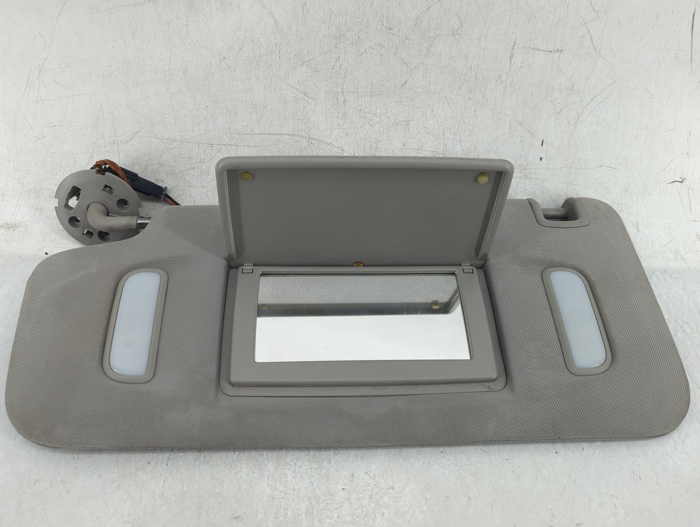 2011 Chevrolet Traverse Sun Visor Shade Replacement Driver Left Mirror Fits OEM Used Auto Parts - Oemusedautoparts1.com