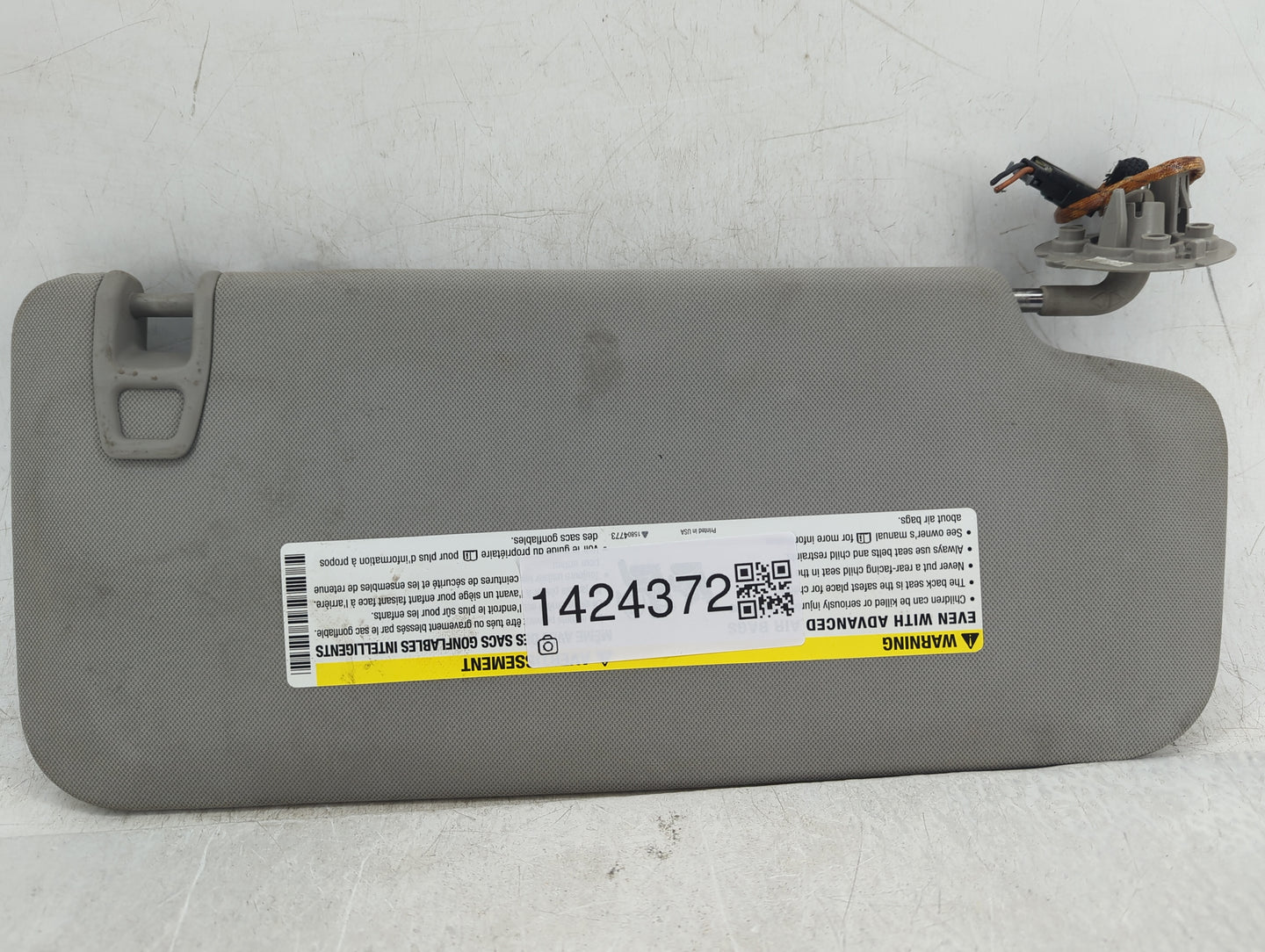 2011 Chevrolet Traverse Sun Visor Shade Replacement Driver Left Mirror Fits OEM Used Auto Parts - Oemusedautoparts1.com