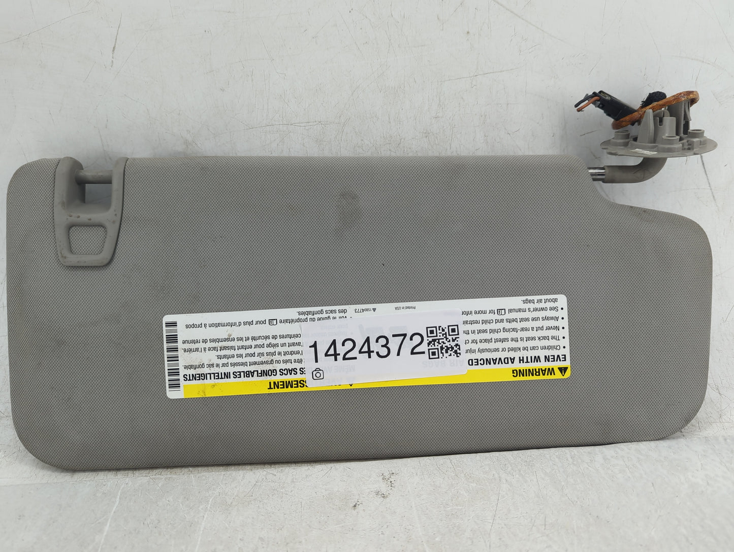2011 Chevrolet Traverse Sun Visor Shade Replacement Driver Left Mirror Fits OEM Used Auto Parts - Oemusedautoparts1.com