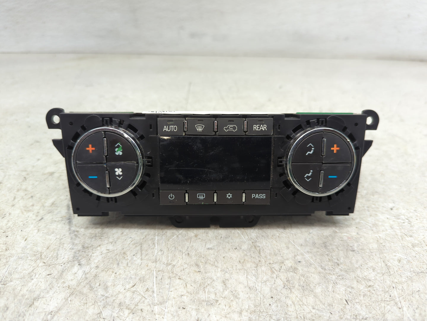 2011 Chevrolet Traverse Climate Control Module Temperature AC/Heater Replacement P/N:25932038 Fits OEM Used Auto Parts - Oem