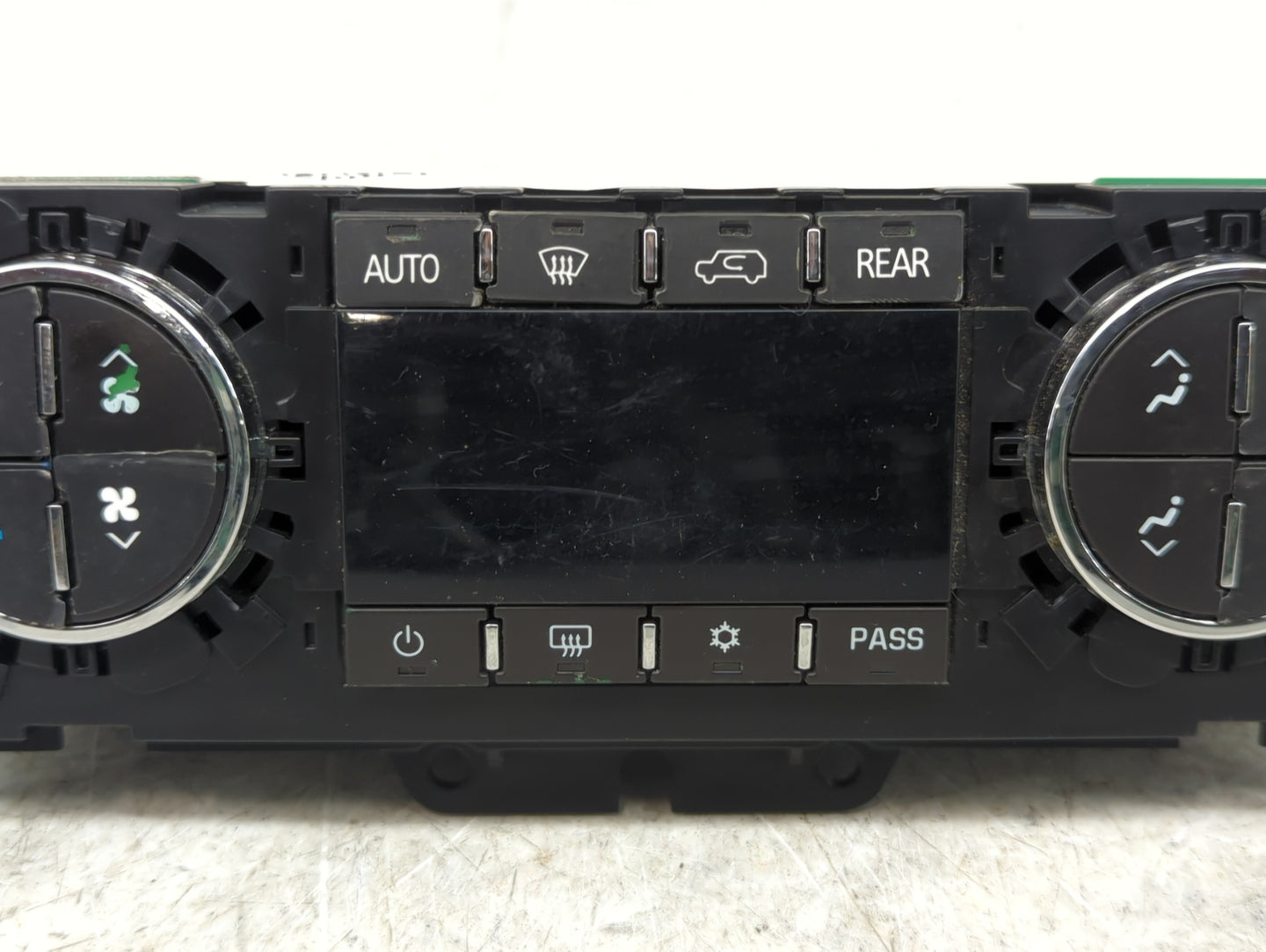 2011 Chevrolet Traverse Climate Control Module Temperature AC/Heater Replacement P/N:25932038 Fits OEM Used Auto Parts - Oem