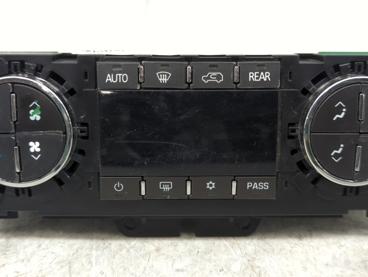 2011 Chevrolet Traverse Climate Control Module Temperature AC/Heater Replacement P/N:25932038 Fits OEM Used Auto Parts - Oem