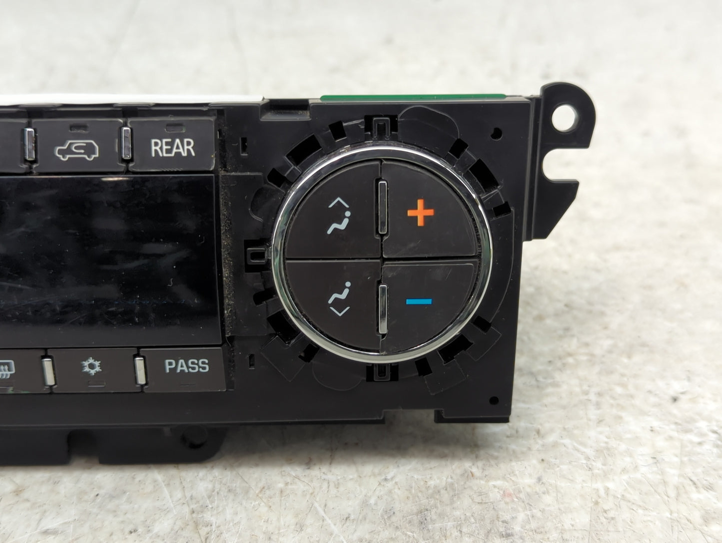 2011 Chevrolet Traverse Climate Control Module Temperature AC/Heater Replacement P/N:25932038 Fits OEM Used Auto Parts - Oem