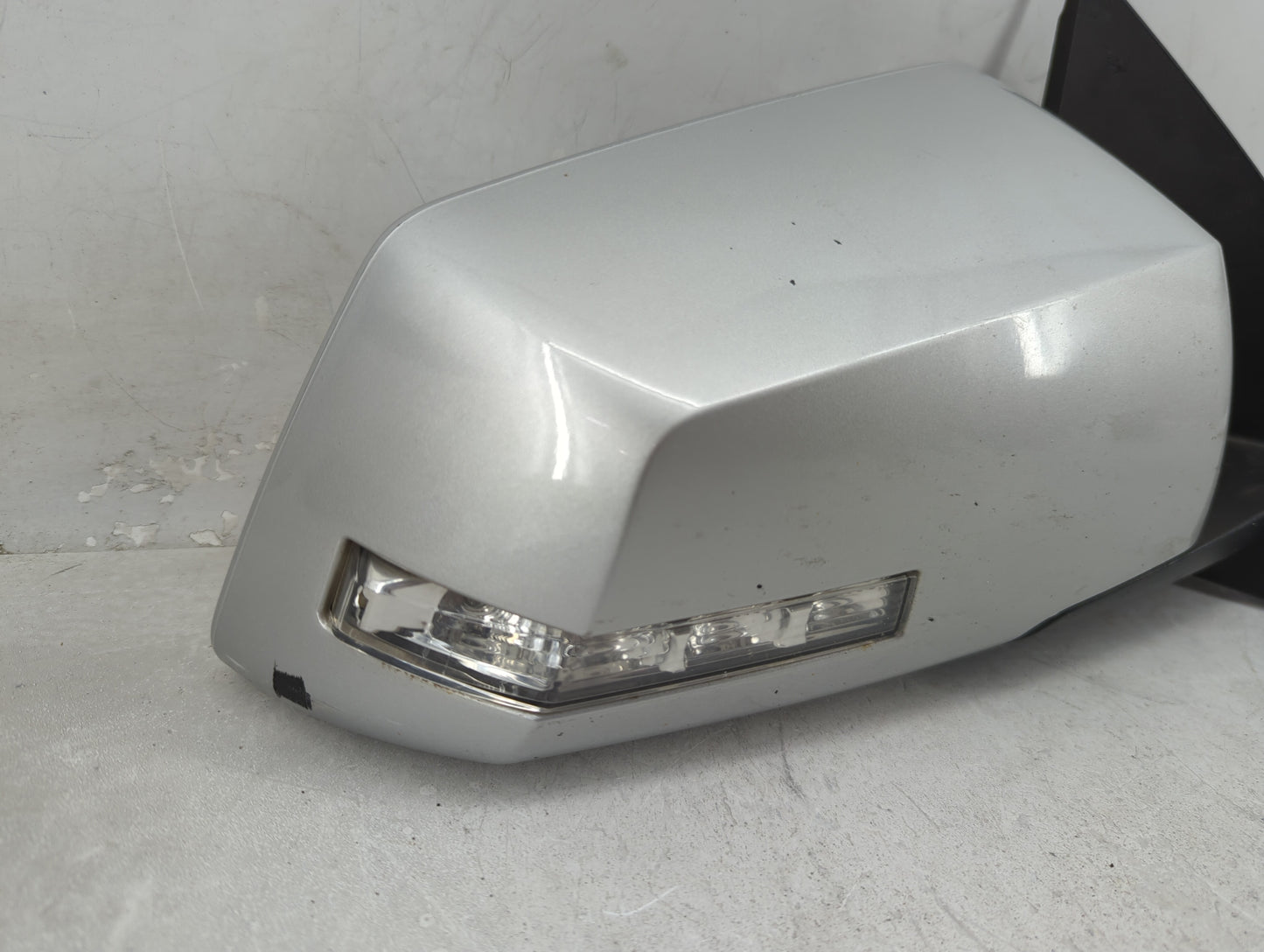 2011 Chevrolet Traverse Passenger Side View Mirror - Right Door Mirror OEM Used - Oemusedautoparts1.com