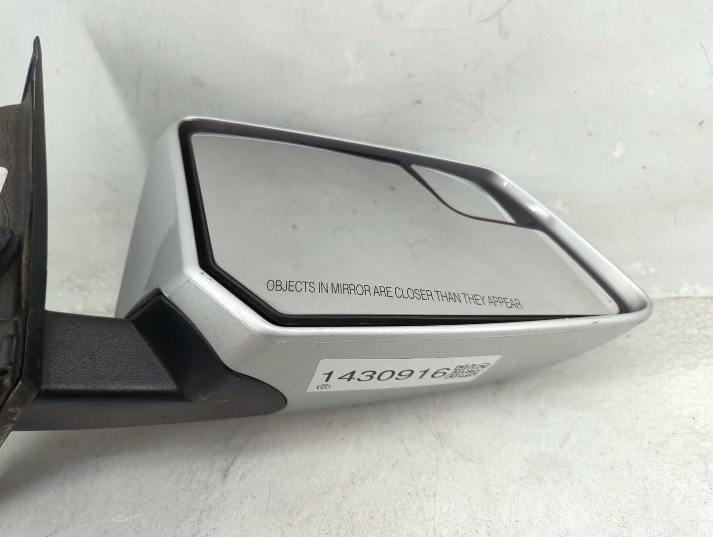 2011 Chevrolet Traverse Passenger Side View Mirror - Right Door Mirror OEM Used - Oemusedautoparts1.com