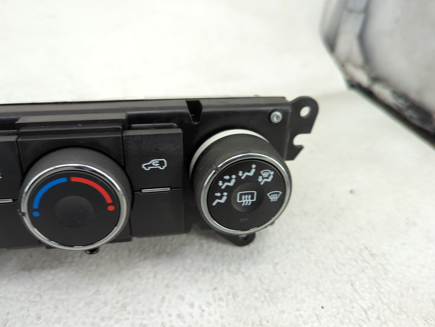2011 Chevrolet Traverse Climate Control Module Temperature AC/Heater Replacement P/N:20917130 Fits OEM Used Auto Parts - Oem