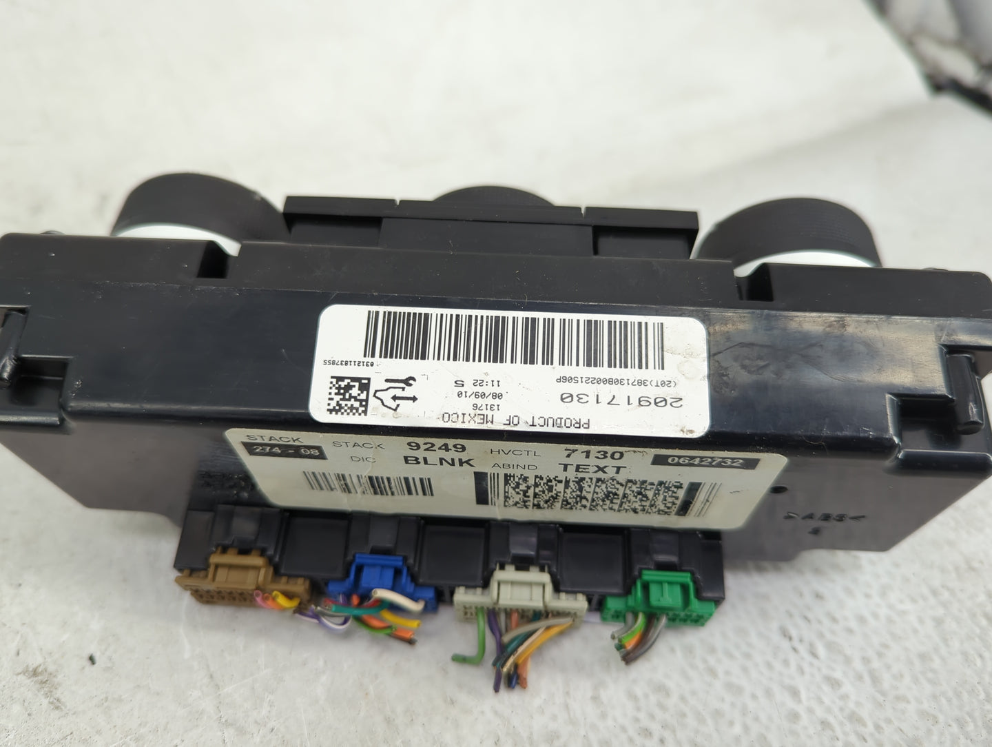 2011 Chevrolet Traverse Climate Control Module Temperature AC/Heater Replacement P/N:20917130 Fits OEM Used Auto Parts - Oem
