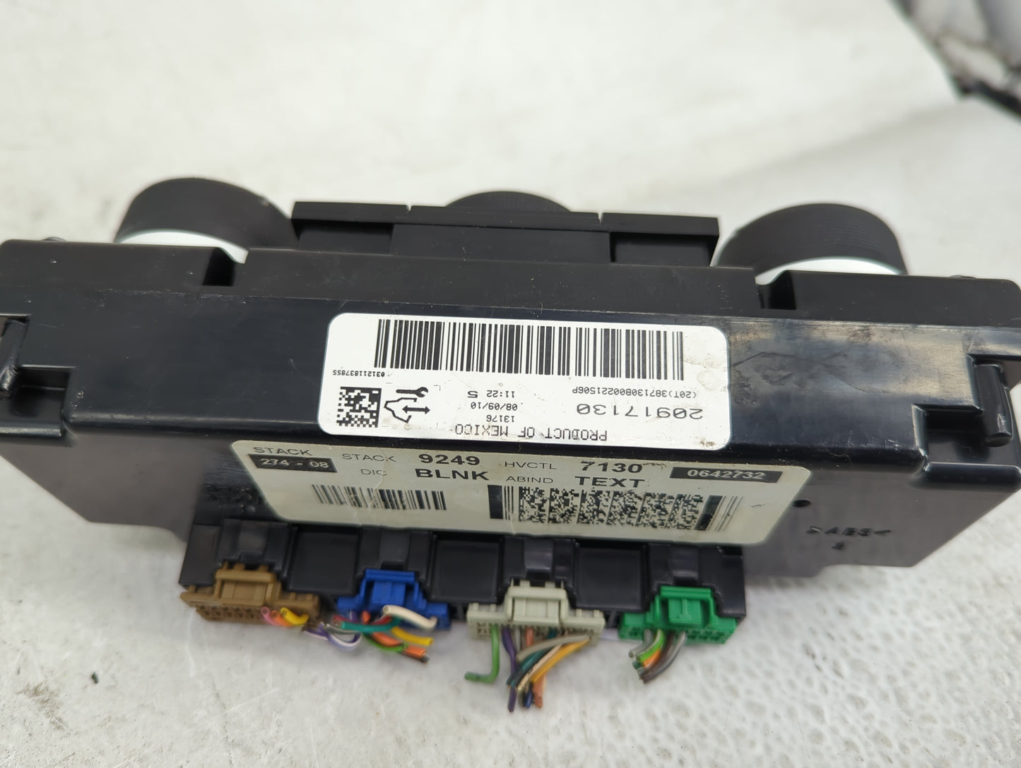 2011 Chevrolet Traverse Climate Control Module Temperature AC/Heater Replacement P/N:20917130 Fits OEM Used Auto Parts - Oem