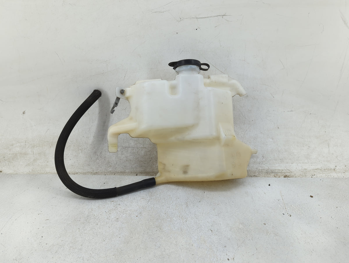 Chevrolet Traverse Radiator Coolant Overflow Expansion Tank Bottle 1466990 - Oemusedautoparts1.com