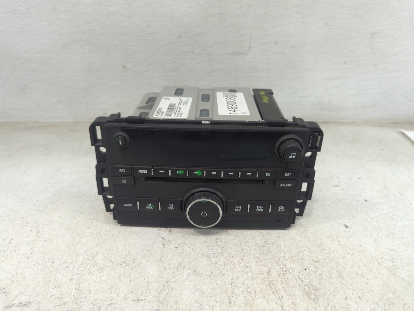 2010-2011 Chevrolet Traverse Radio AM FM Cd Player Receiver Replacement P/N:20935119 28256339 Fits Fits 2010 2011 OEM Used A