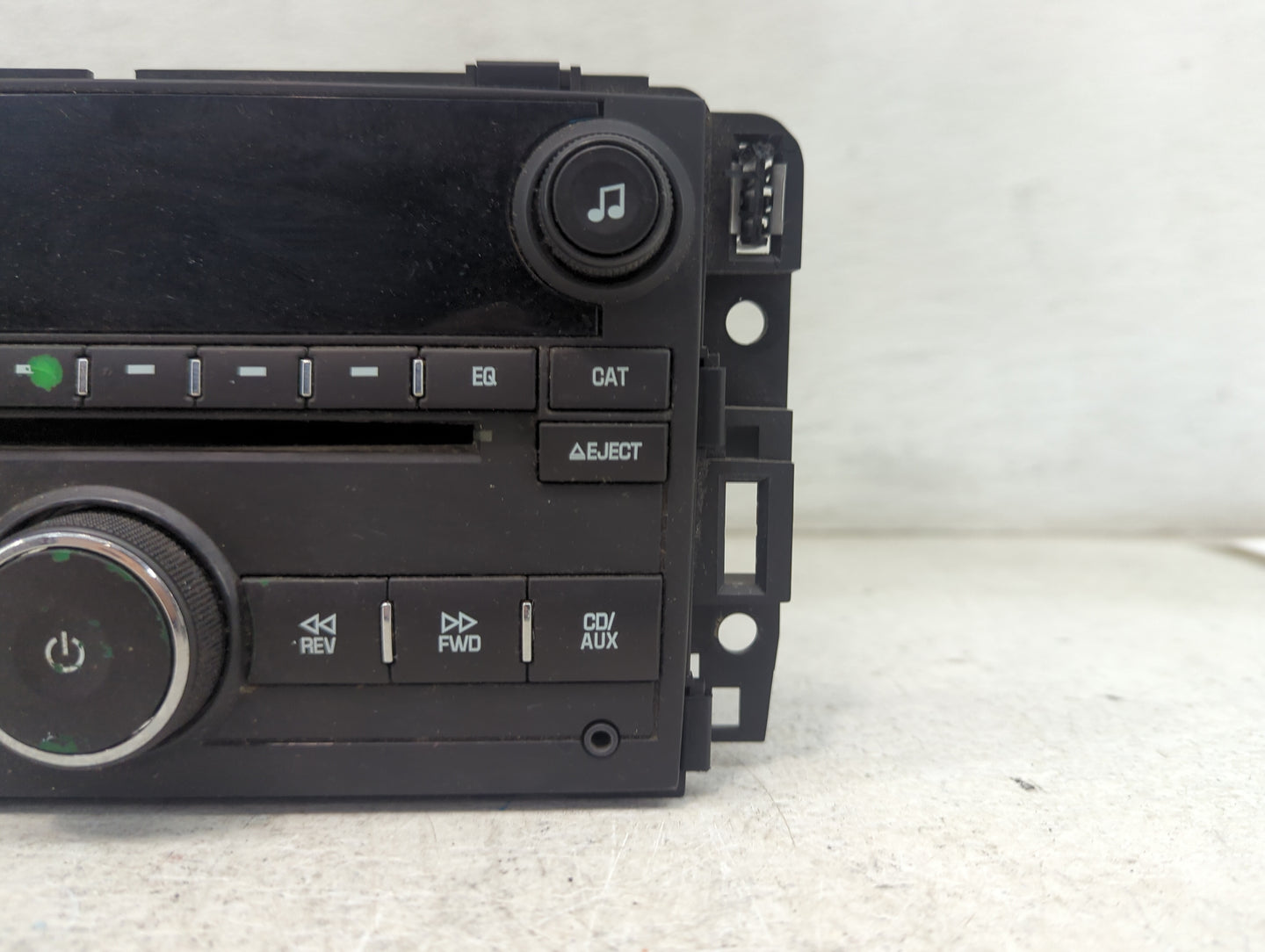 2010-2011 Chevrolet Traverse Radio AM FM Cd Player Receiver Replacement P/N:20935119 28256339 Fits Fits 2010 2011 OEM Used A
