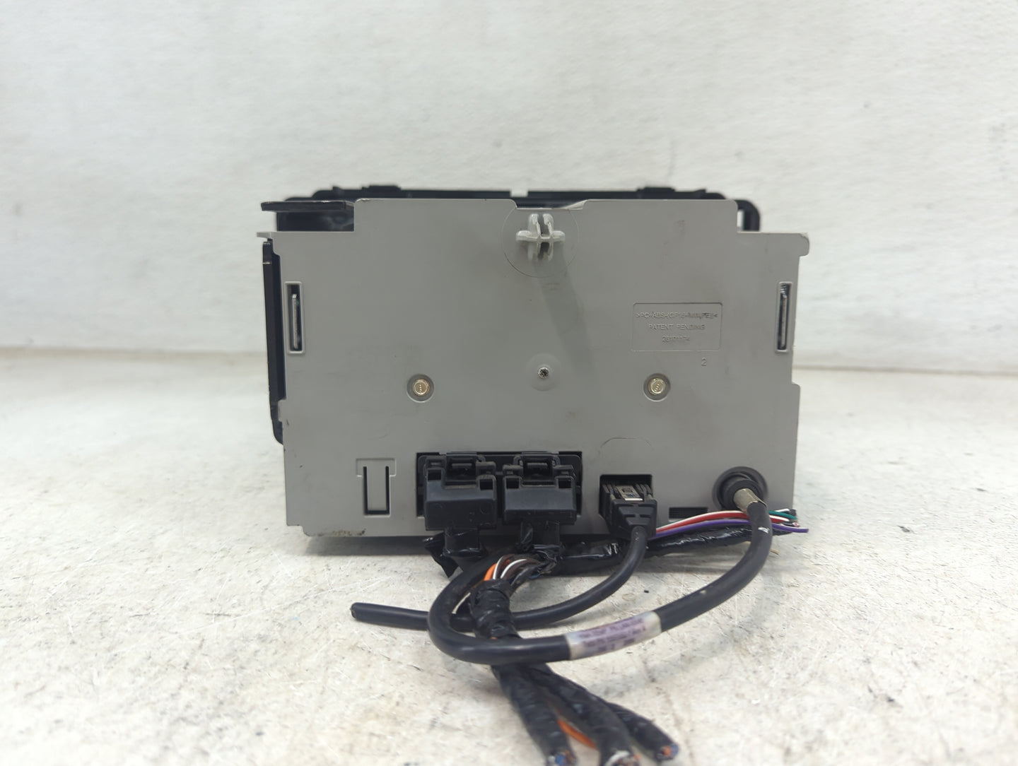 2010-2011 Chevrolet Traverse Radio AM FM Cd Player Receiver Replacement P/N:20935119 28256339 Fits Fits 2010 2011 OEM Used A