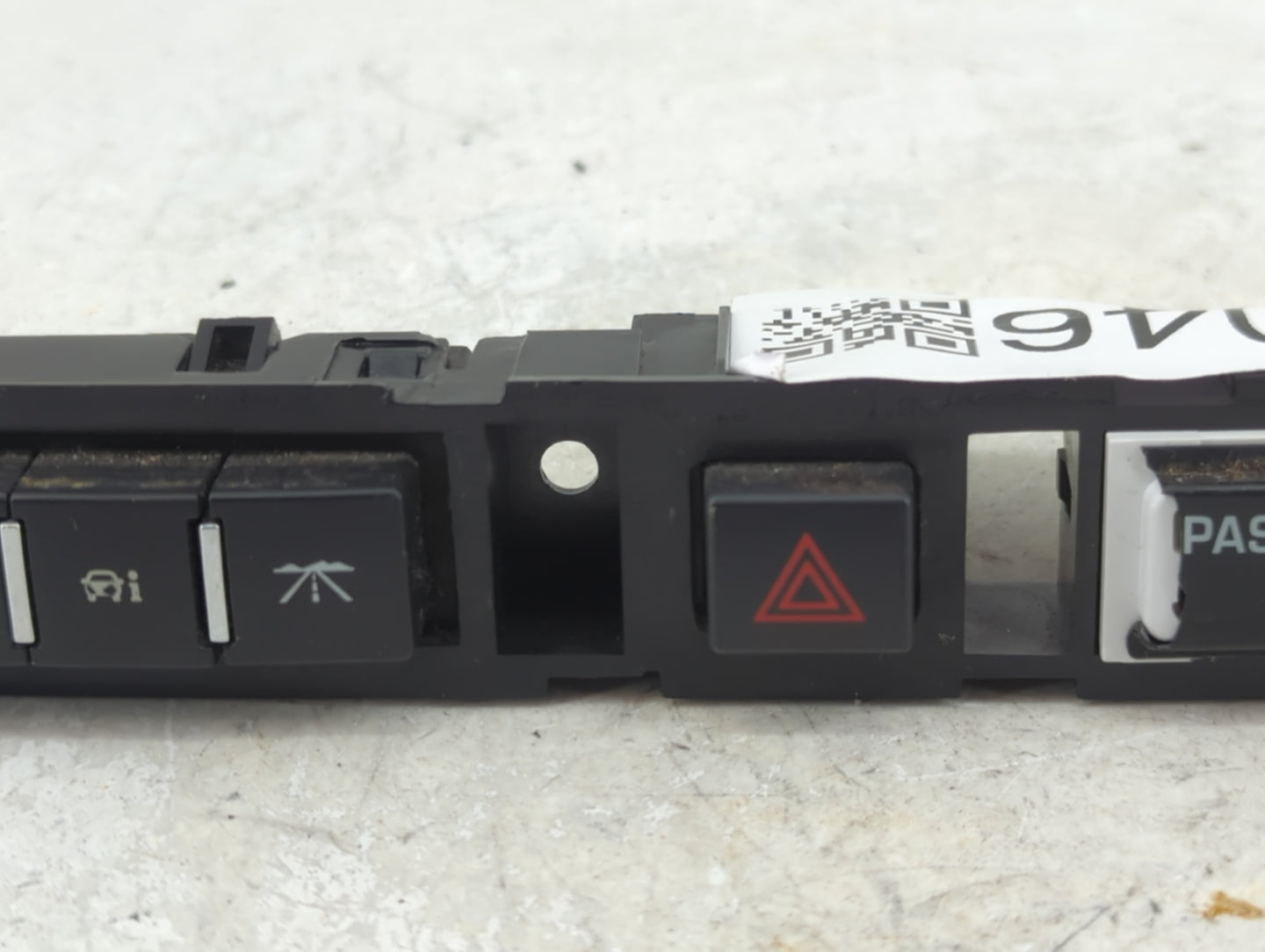 2011 Chevrolet Traverse Hazard Switch 9731a01460106 - Oemusedautoparts1.com
