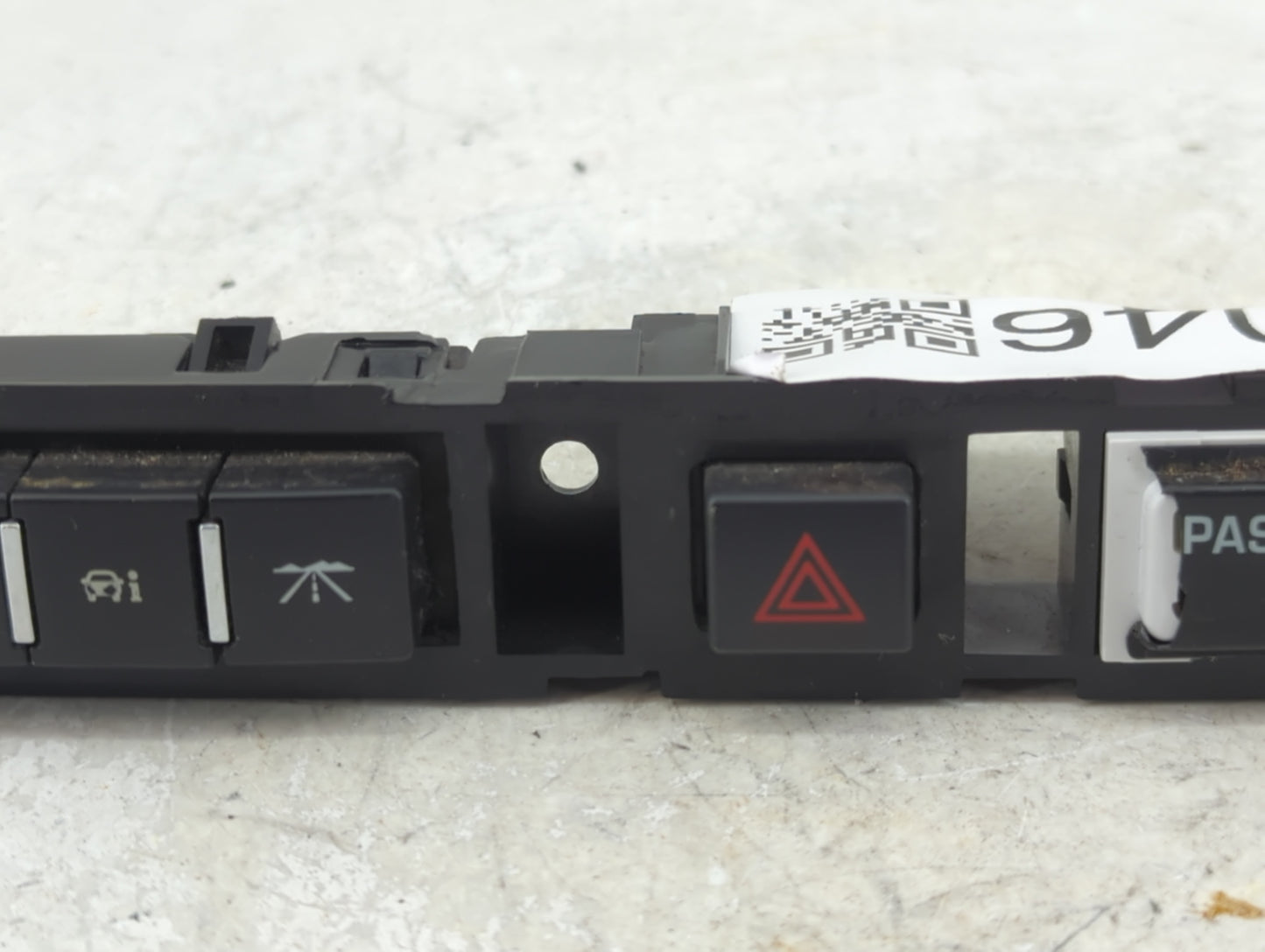 2011 Chevrolet Traverse Hazard Switch 9731a01460106 - Oemusedautoparts1.com